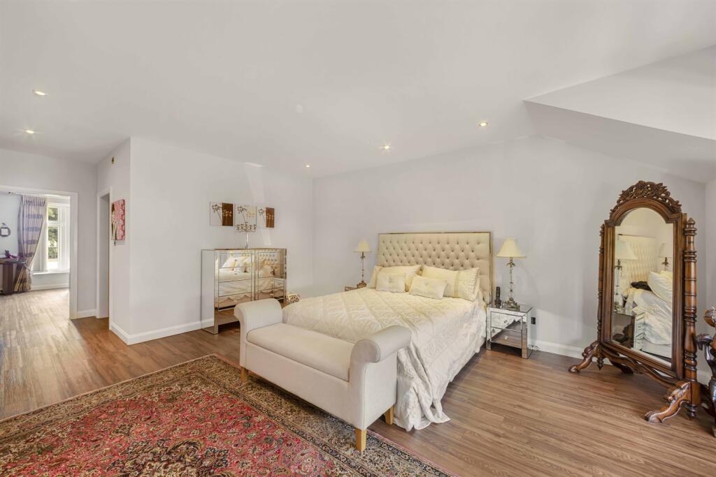 6 bedroom detached house for sale in Bow Green Road, Bowdon, Altrincham, WA14